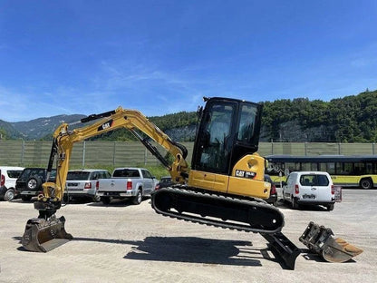 Miniexcavadora Caterpillar 305 5E compacta de 5,2 t de ocasión 2013 con 3 cucharas y 1720 h
