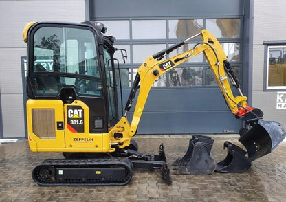 Miniexcavadora Caterpillar 301.6 de 1,8 t usada 2019 con 1.870 h y enganche Lehnhoff