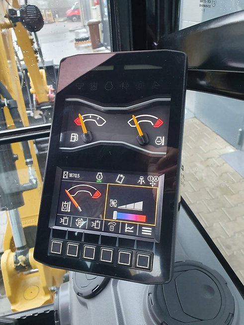 Miniexcavadora Caterpillar 301.6 de 1,8 t usada 2019 con 1.870 h y enganche Lehnhoff