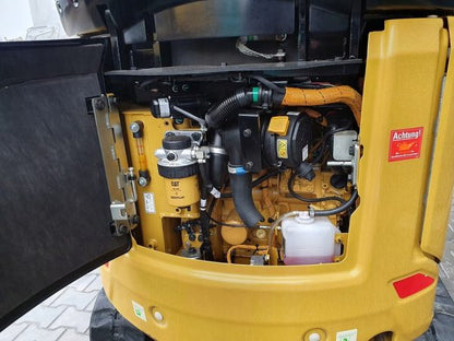 Miniexcavadora Caterpillar 301.6 de 1,8 t usada 2019 con 1.870 h y enganche Lehnhoff