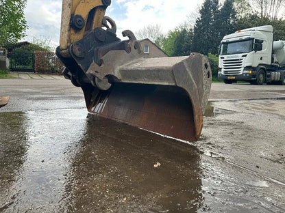 Miniexcavadora Caterpillar 303.5E CR de 3,58 t usada 2013 con 5.555 h y 3 cucharones