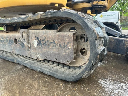 Miniexcavadora Caterpillar 303.5E CR de 3,58 t usada 2013 con 5.555 h y 3 cucharones