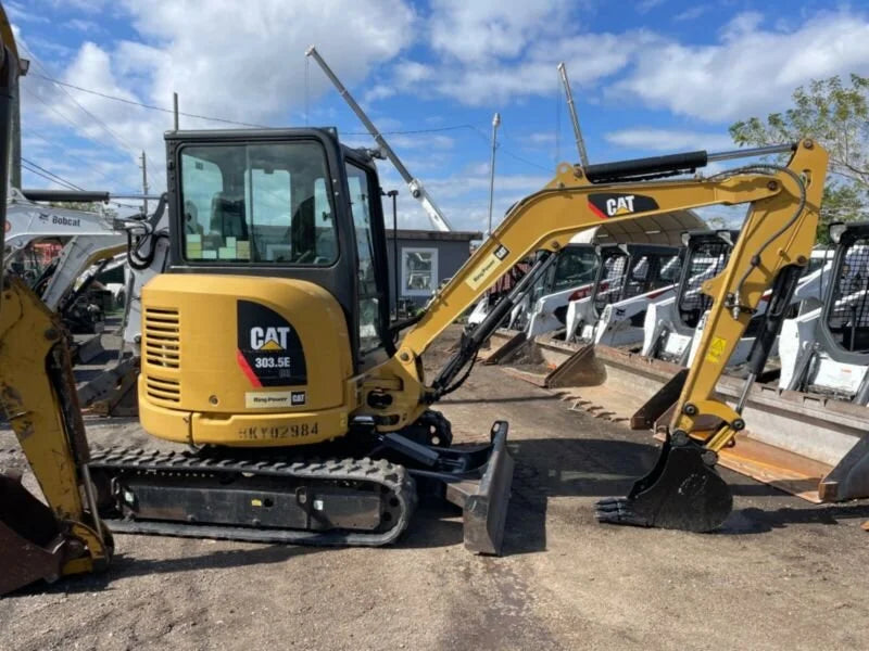Miniexcavadora Caterpillar 303.5ECR 3,5 t usada 2015 cabina con aire acondicionado con 3 cucharas