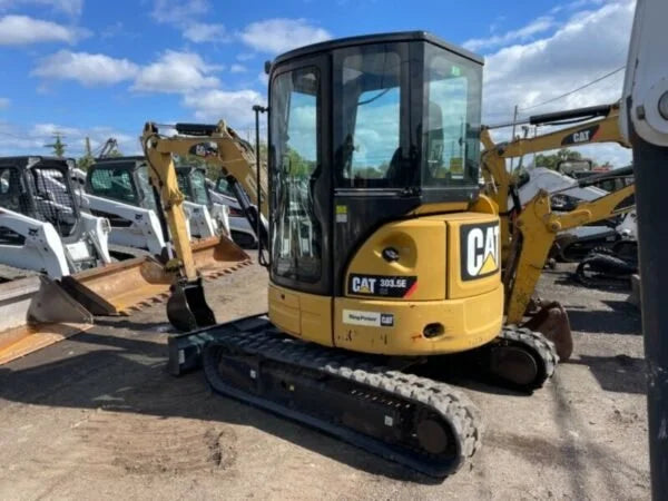 Miniexcavadora Caterpillar 303.5ECR 3,5 t usada 2015 cabina con aire acondicionado con 3 cucharas
