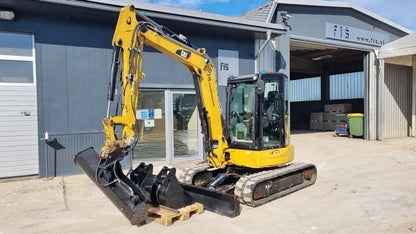 Miniexcavadora Caterpillar 305E2 de 5 t usada 2018 de 4095 h de 31 kW con 3 cucharones