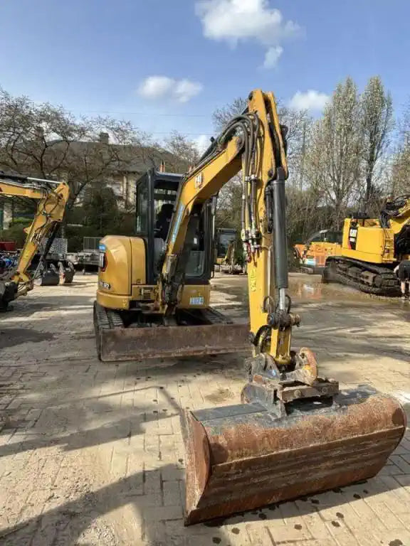 Miniexcavadora CATERPILLAR 303.5E CR – ocasión