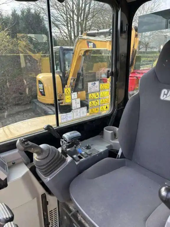 Miniexcavadora CATERPILLAR 303.5E CR – ocasión