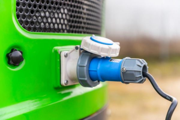 Miniexcavadora eléctrica de litio Compartec CT-B 12 Li de 1,1 t usada, 108 h con 3 cucharones