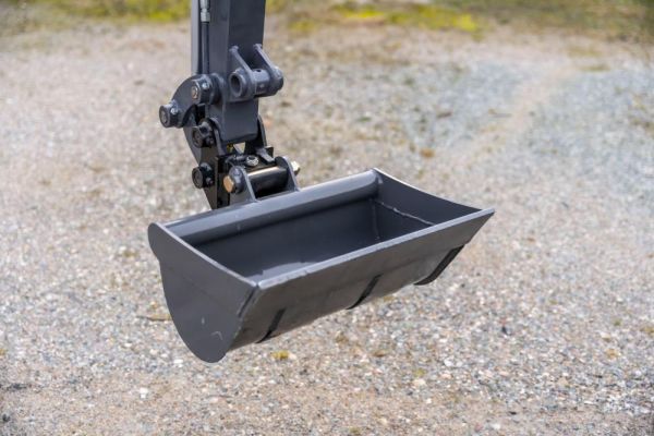 Miniexcavadora eléctrica de litio Compartec CT-B 12 Li de 1,1 t usada, 108 h con 3 cucharones