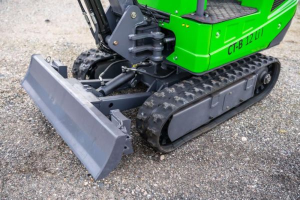 Miniexcavadora eléctrica de litio Compartec CT-B 12 Li de 1,1 t usada, 108 h con 3 cucharones