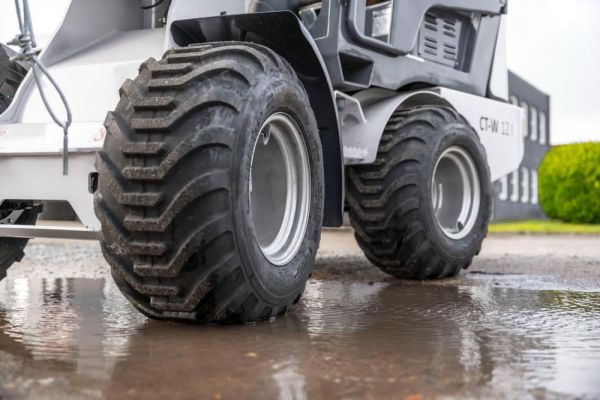 Cargadora articulada usada Compartec CT-W12I de 1,2 t con 589 h, incluye horquillas y cuchara