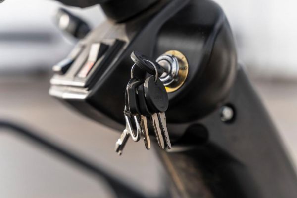 Cargadora articulada usada Compartec CT-W12I de 1,2 t con 589 h, incluye horquillas y cuchara