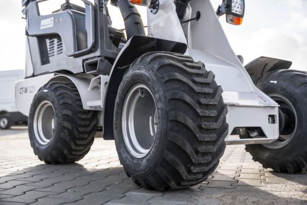 Cargadora articulada usada Compartec CT-W12I de 1,2 t con 589 h, incluye horquillas y cuchara