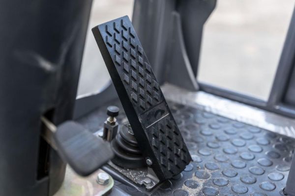 Cargadora articulada usada Compartec CT-W12I de 1,2 t con 589 h, incluye horquillas y cuchara
