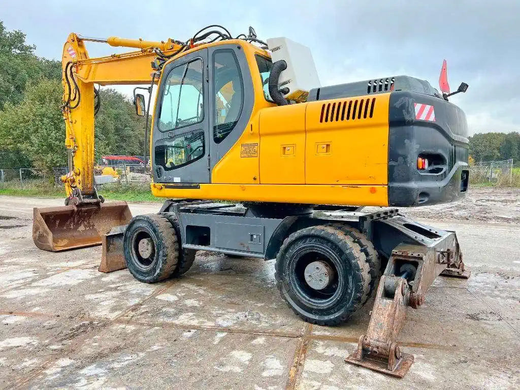 Doosan DX190W Excavadora de ruedas 18,2 t usada 2008 de 10 745 h con motor DL06