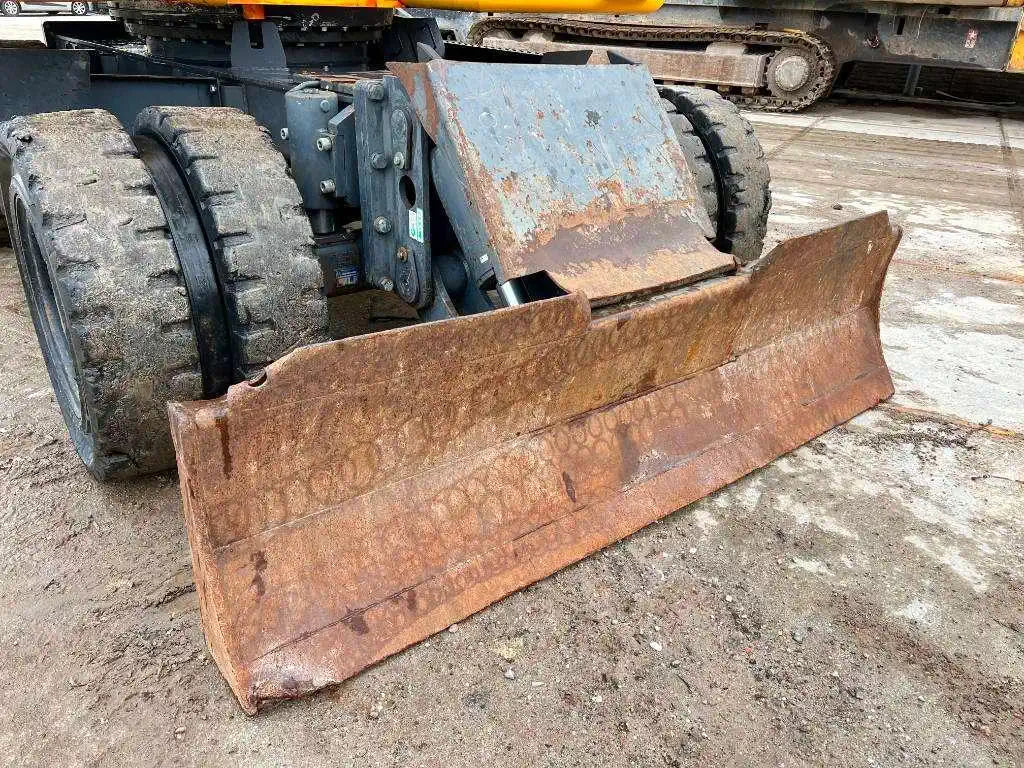 Doosan DX190W Excavadora de ruedas 18,2 t usada 2008 de 10 745 h con motor DL06