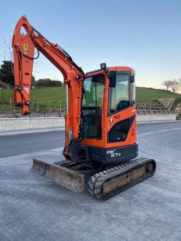 Miniexcavadora Doosan DX 27 Z 2,8 t de giro cero de ocasión 2016 con enganche rápido y 3 cucharas