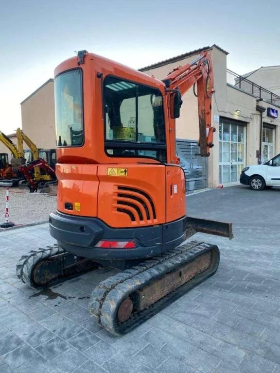 Miniexcavadora Doosan DX 27 Z 2,8 t de giro cero de ocasión 2016 con enganche rápido y 3 cucharas