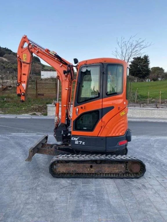 Miniexcavadora Doosan DX 27 Z 2,8 t de giro cero de ocasión 2016 con enganche rápido y 3 cucharas