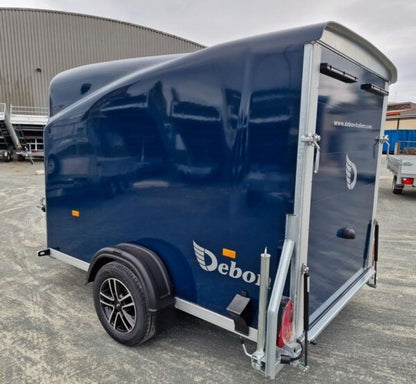 Furgoneta Debon Cargo 1300 equipada con puerta lateral