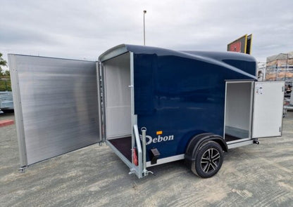 Furgoneta Debon Cargo 1300 equipada con puerta lateral