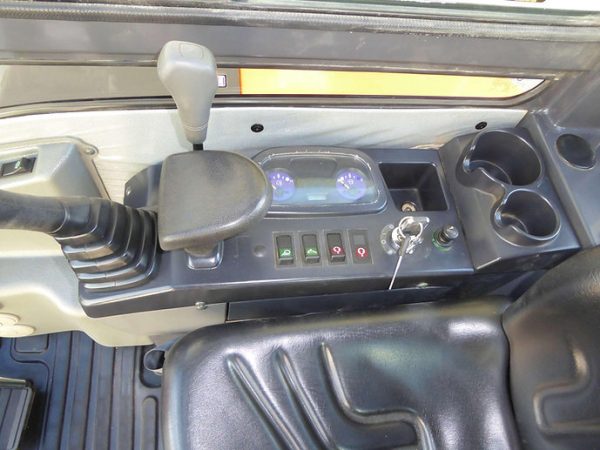 Miniexcavadora Doosan DX35Z de 3,7 t usada 2017 cabina calefactada de 453 h con 2 cucharones
