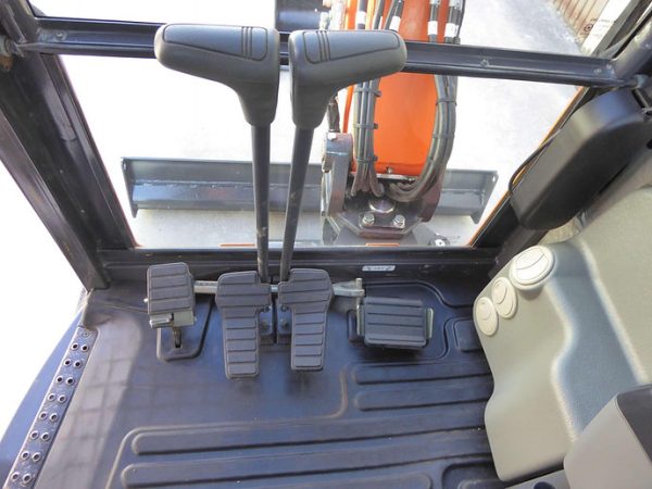 Miniexcavadora Doosan DX35Z de 3,7 t usada 2017 cabina calefactada de 453 h con 2 cucharones