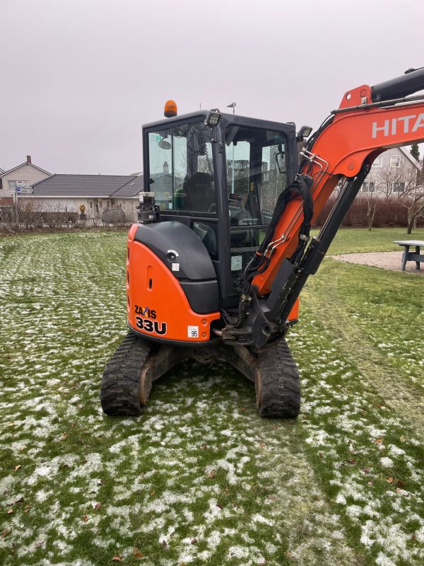 Miniexcavadora Hitachi ZX33U de 3,7 t usada 2015 con 1480 h y doble circuito hidráulico