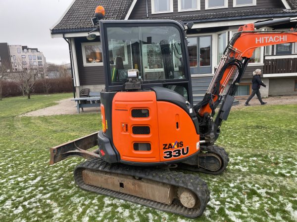 Miniexcavadora Hitachi ZX33U de 3,7 t usada 2015 con 1480 h y doble circuito hidráulico