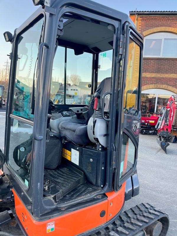 Miniexcavadora Hitachi ZX38-5A de 3,9 t usada 2017 con 1670 h y doble circuito hidráulico