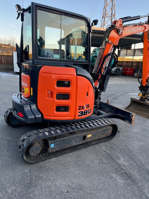 Miniexcavadora Hitachi ZX38-5A de 3,9 t usada 2017 con 1670 h y doble circuito hidráulico