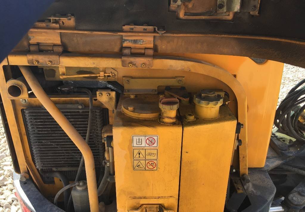 Mini-Excavadora Hyundai Robex 27Z-9 de Ocasión (2011) – 2,8T con 3 Cucharas