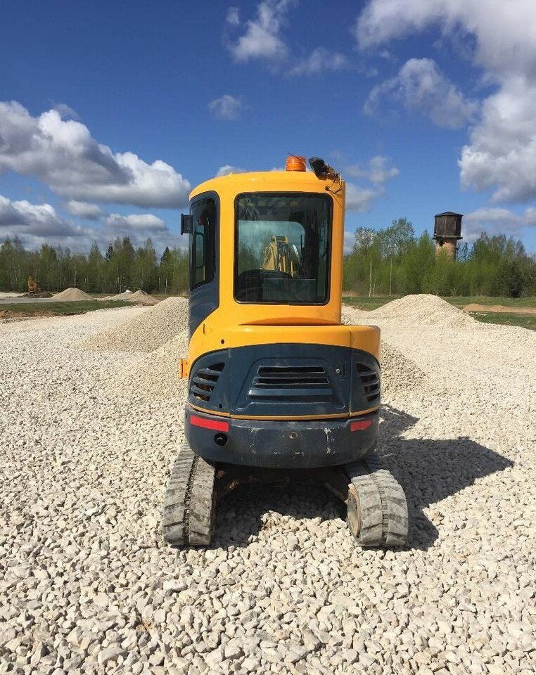 Mini-Excavadora Hyundai Robex 27Z-9 de Ocasión (2011) – 2,8T con 3 Cucharas