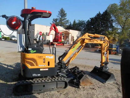 Miniexcavadora HYUNDAI R17Z-9AK – ocasión