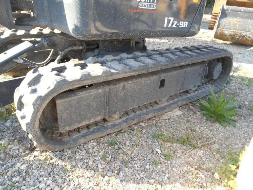Miniexcavadora HYUNDAI R17Z-9AK – ocasión