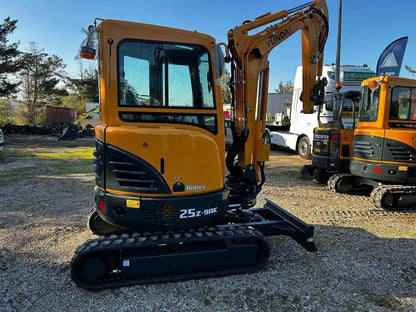 Miniexcavadora HYUNDAI R25Z-9AK – ocasión