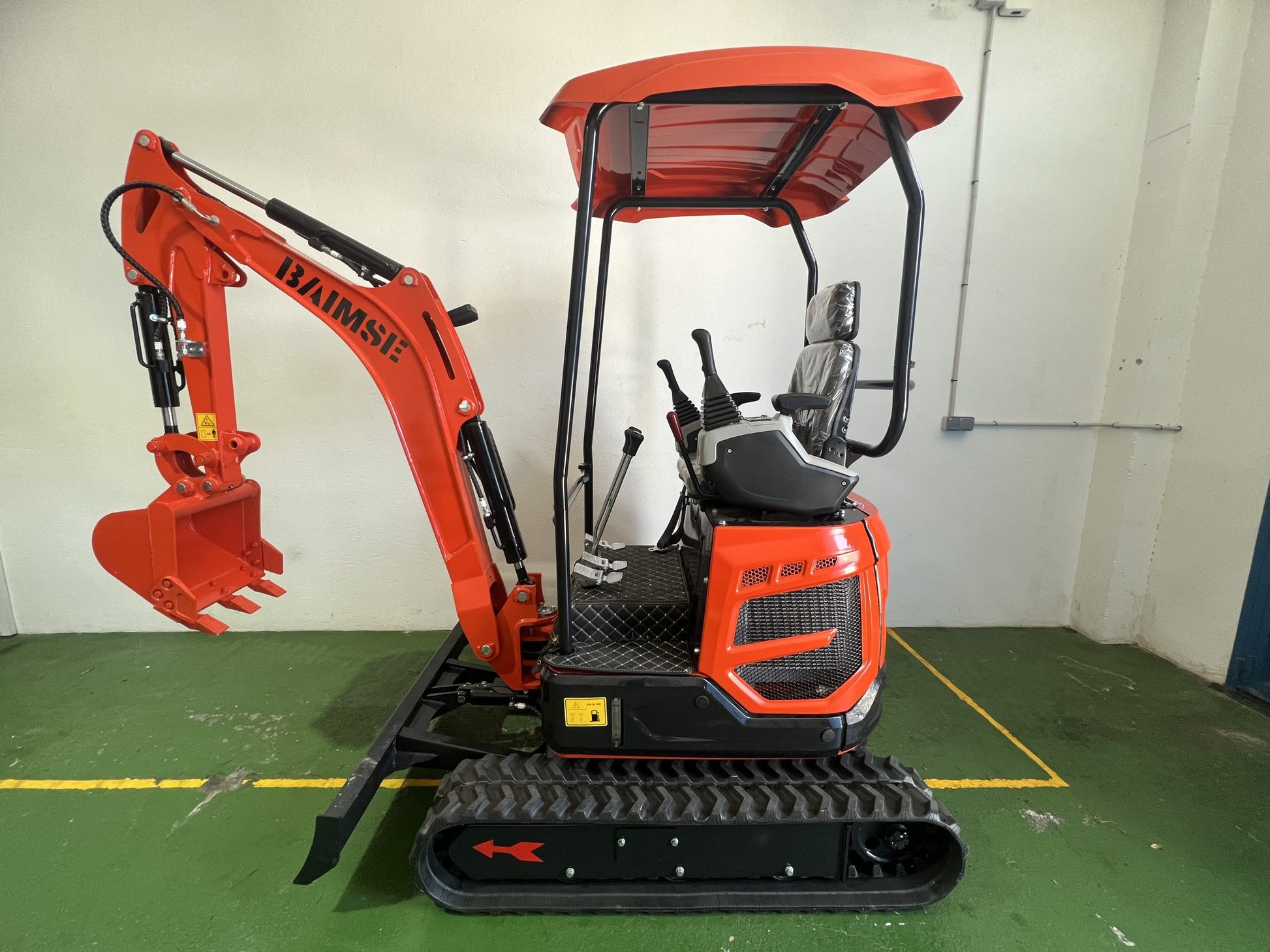 Miniexcavadora Giratoria BAIMSE 1800 kg, Motor Kubota de 3 Cilindros