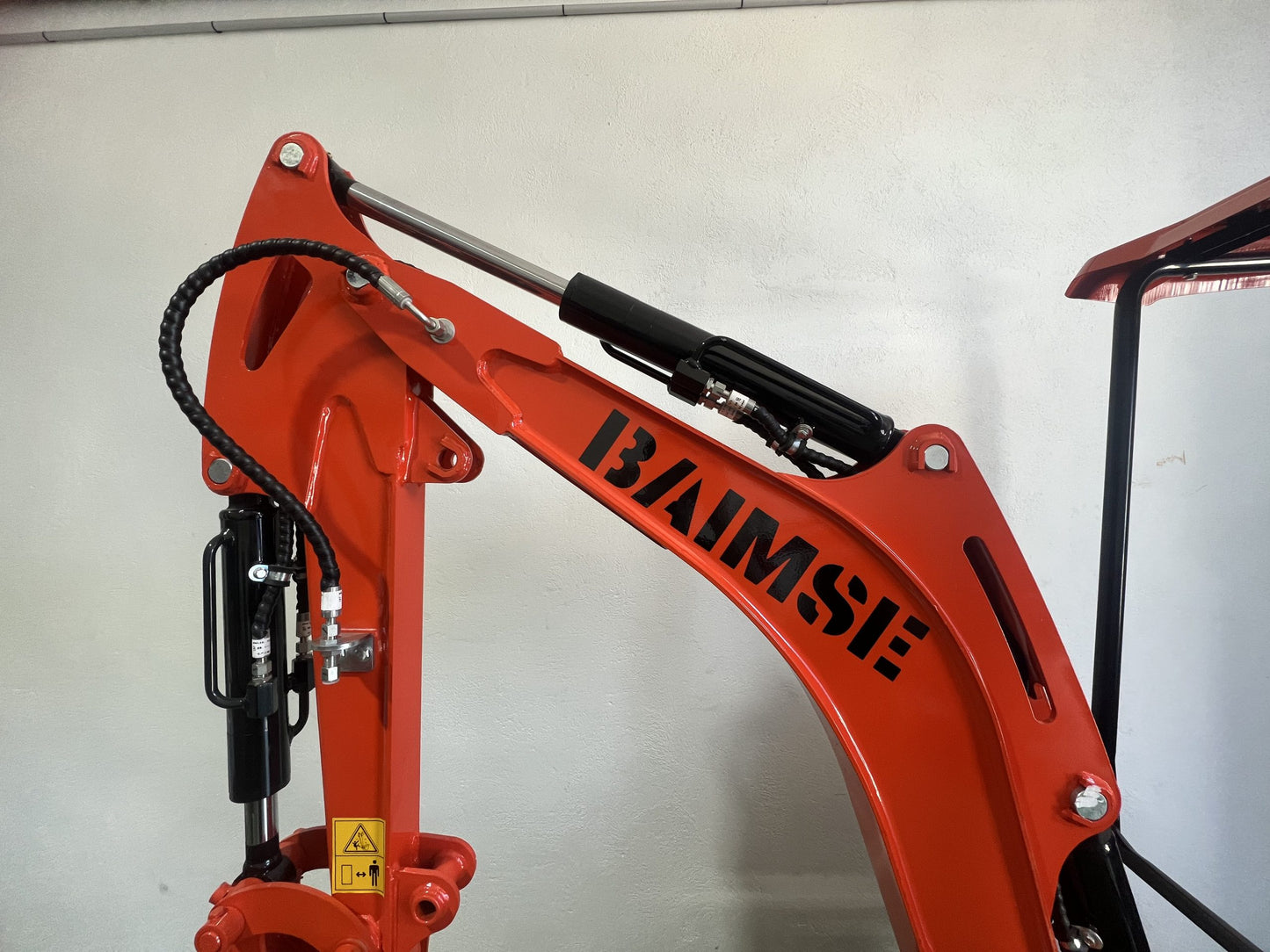 Miniexcavadora Giratoria BAIMSE 1800 kg, Motor Kubota de 3 Cilindros