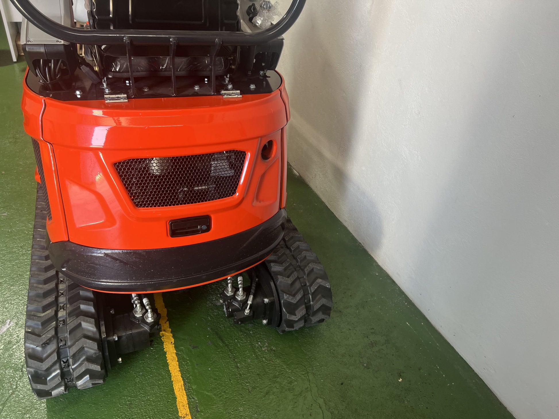 Miniexcavadora Giratoria BAIMSE 1800 kg, Motor Kubota de 3 Cilindros