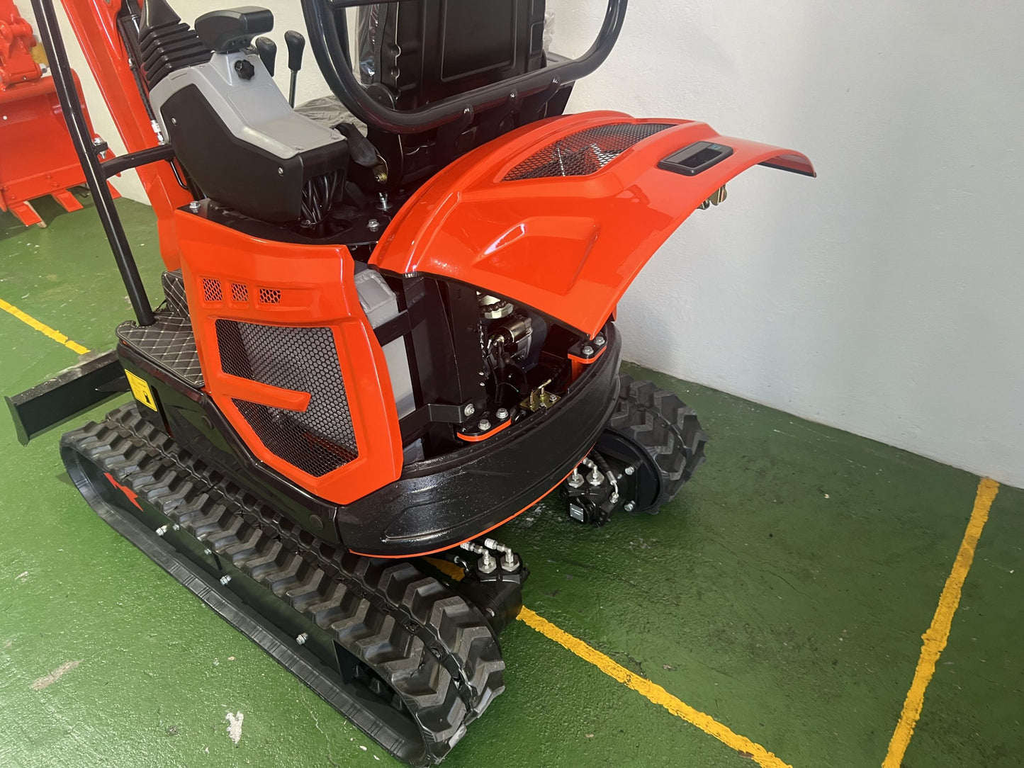 Miniexcavadora Giratoria BAIMSE 1800 kg, Motor Kubota de 3 Cilindros