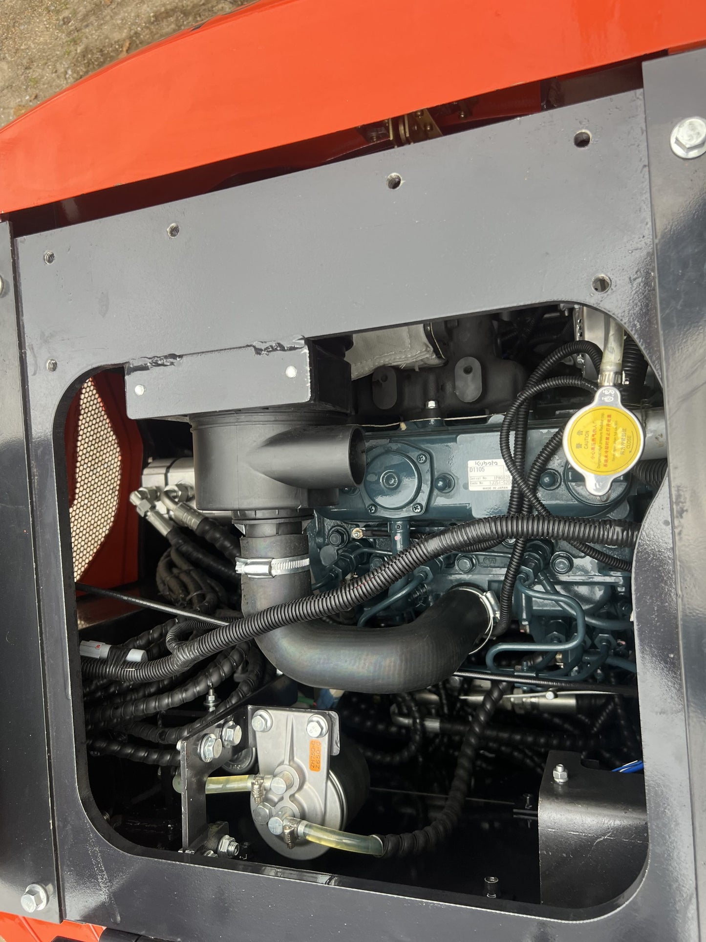 Miniexcavadora Giratoria Baimse 2500 kg, Motor Kubota D1105 de 3 Cilindros | Émeraude-Pelle