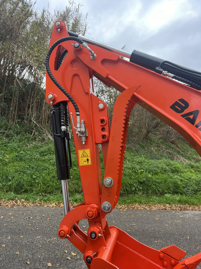 Miniexcavadora Giratoria Baimse 2500 kg, Motor Kubota D1105 de 3 Cilindros | Émeraude-Pelle