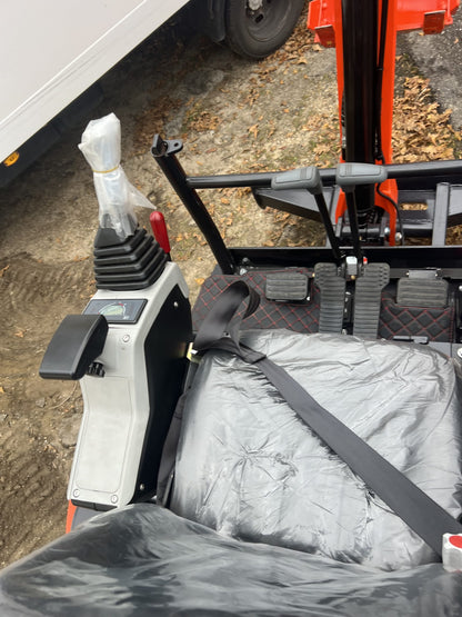 Miniexcavadora Giratoria Baimse 2500 kg, Motor Kubota D1105 de 3 Cilindros | Émeraude-Pelle