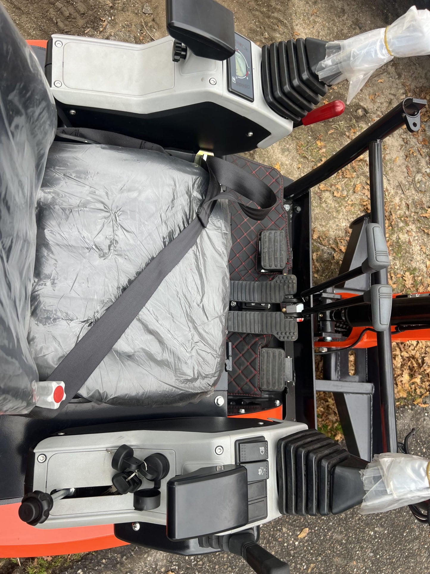 Miniexcavadora Giratoria Baimse 2500 kg, Motor Kubota D1105 de 3 Cilindros | Émeraude-Pelle