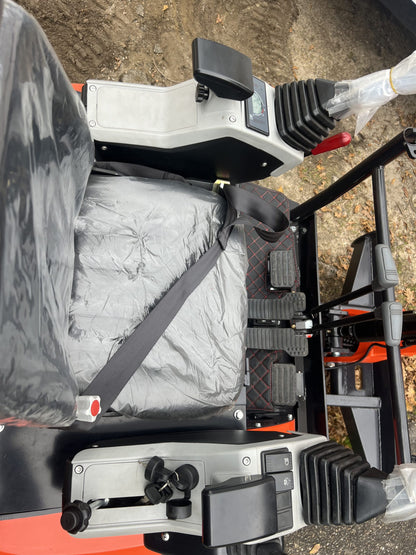 Miniexcavadora Giratoria Baimse 2500 kg, Motor Kubota D1105 de 3 Cilindros | Émeraude-Pelle