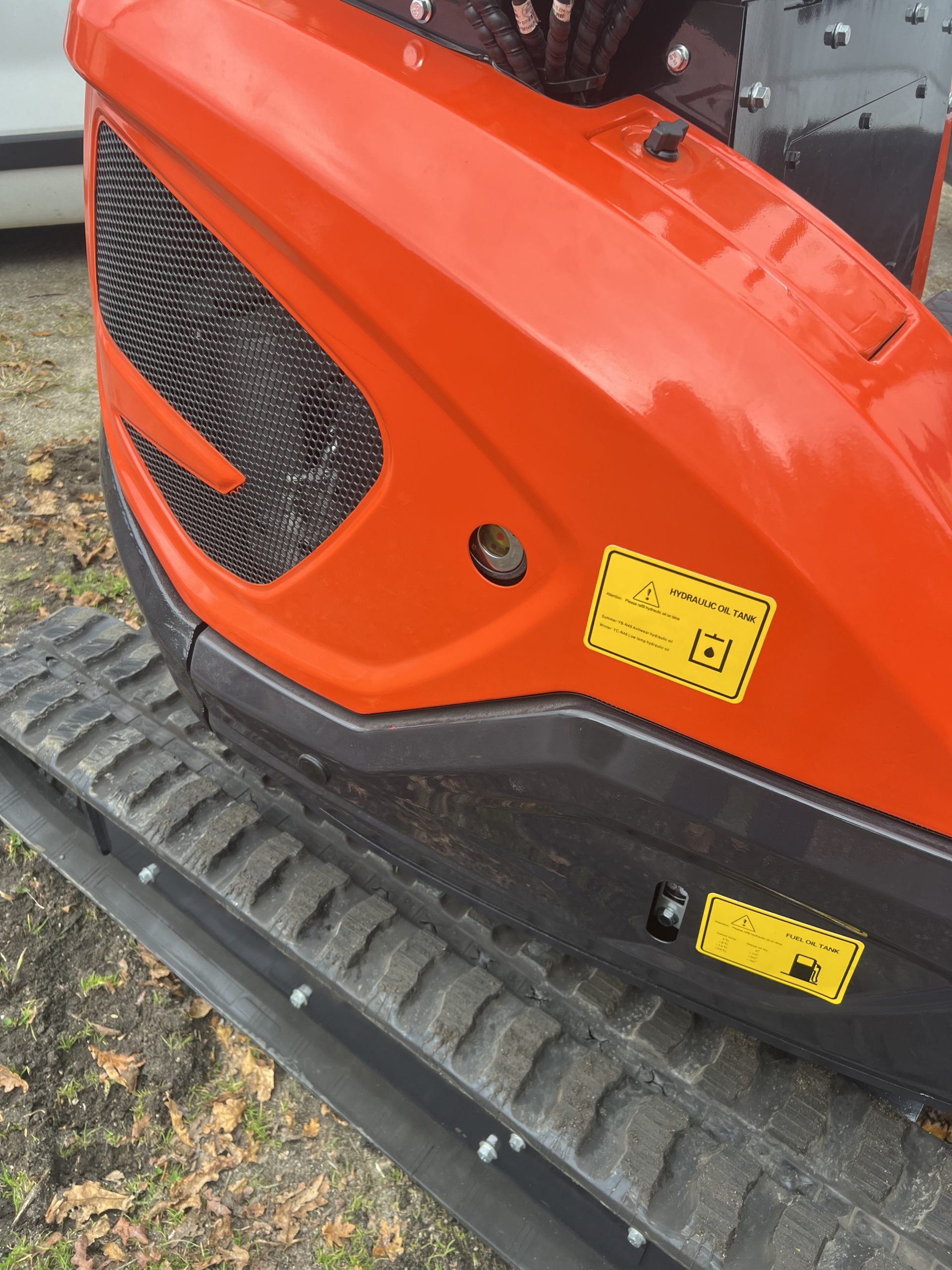 Miniexcavadora Giratoria Baimse 2500 kg, Motor Kubota D1105 de 3 Cilindros | Émeraude-Pelle
