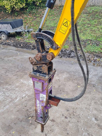 Miniexcavadora JCB 18z de 1,8 t usada 2021 con 1798 h y remolque Ifor Williams