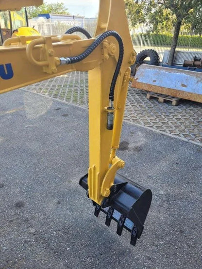 Miniexcavadora Komatsu PC 18 MR2 de 1,9 t usada 2005 de 2.900 h con enganche rápido