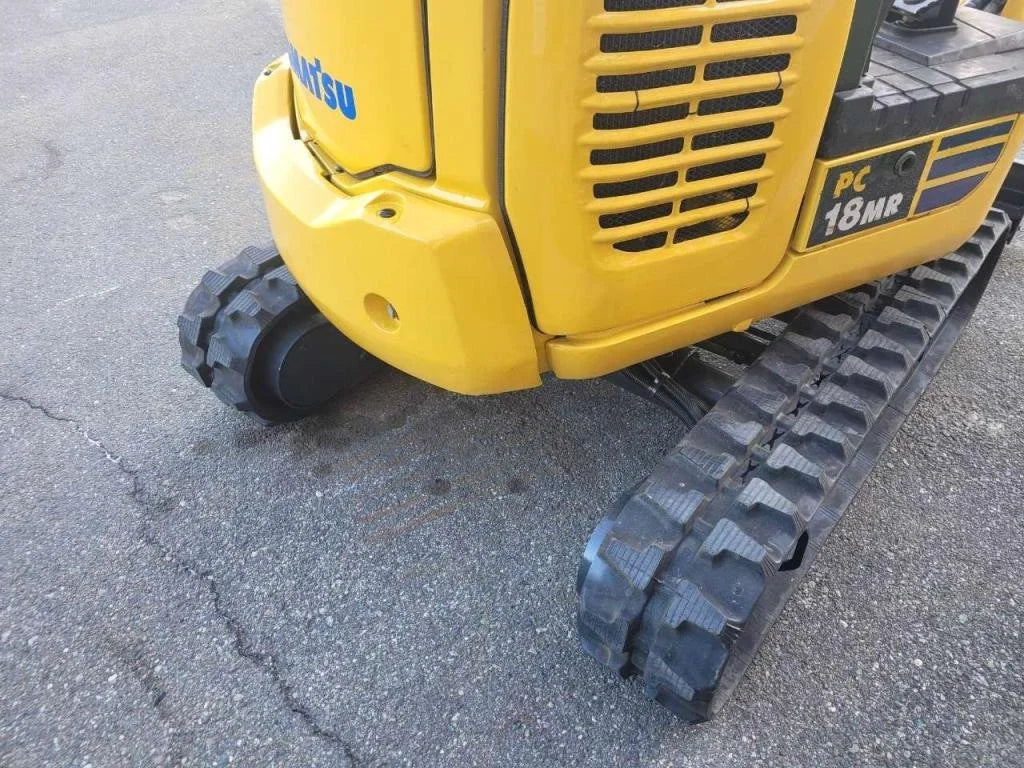 Miniexcavadora Komatsu PC 18 MR2 de 1,9 t usada 2005 de 2.900 h con enganche rápido
