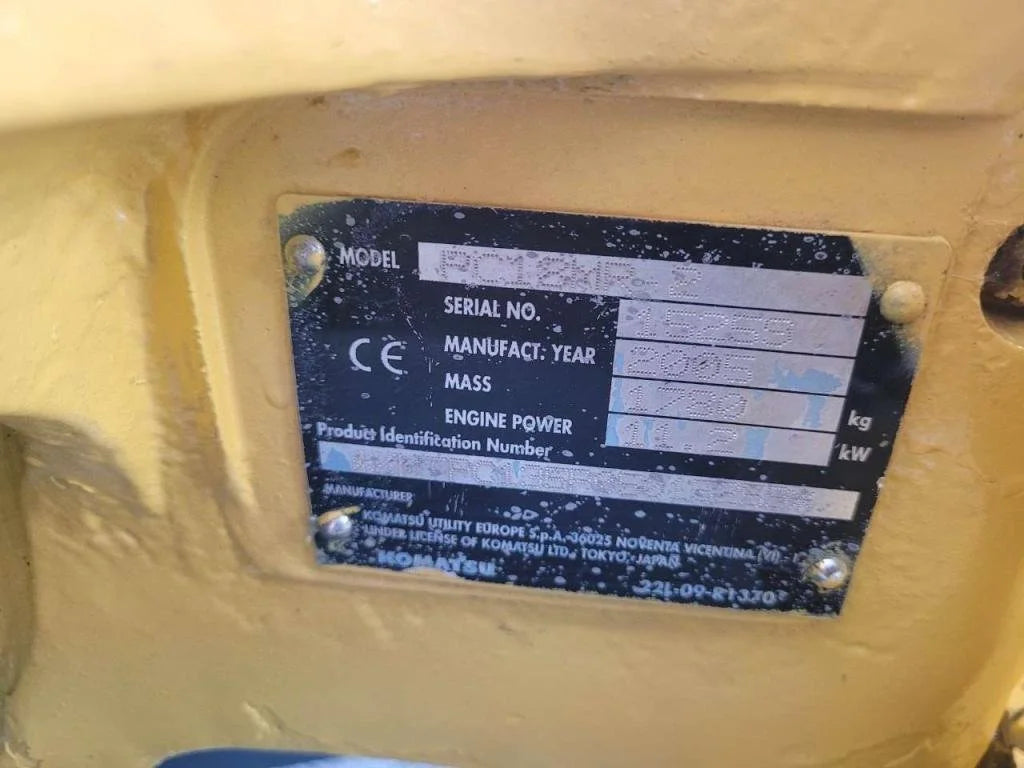 Miniexcavadora Komatsu PC 18 MR2 de 1,9 t usada 2005 de 2.900 h con enganche rápido